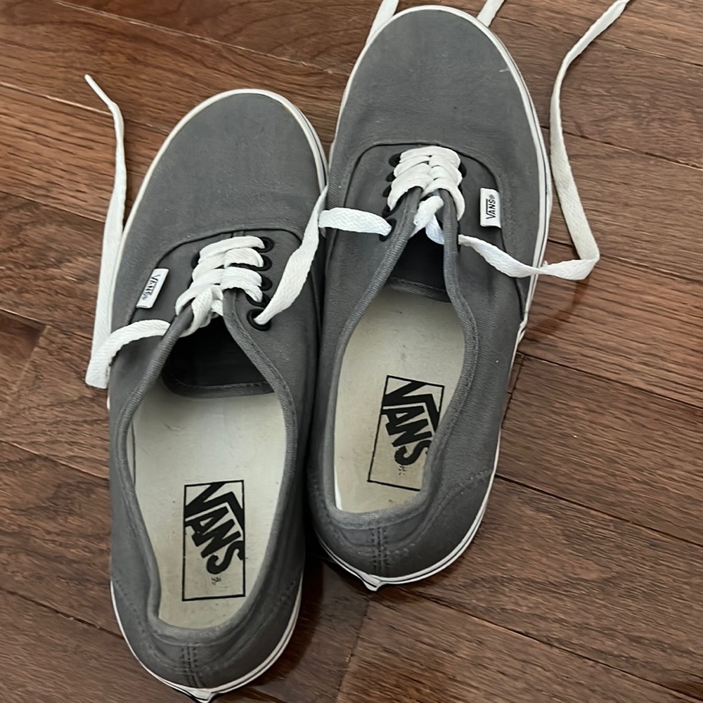 Boys size 7 vans